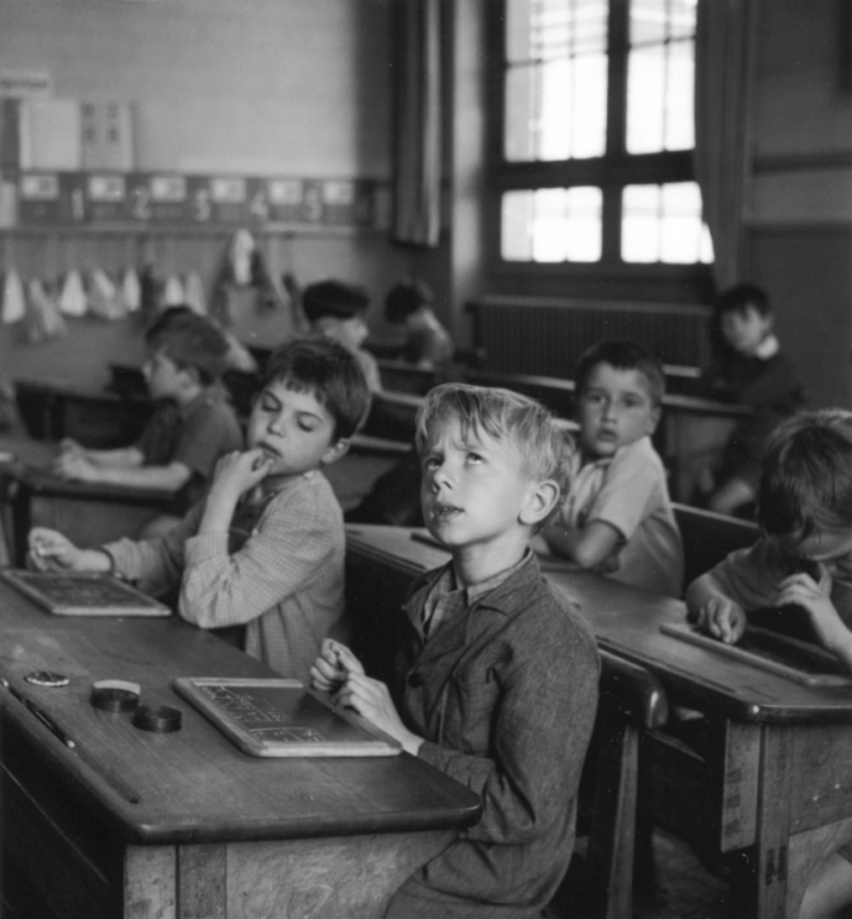 L'information scolaire - 1956 - Robert Doisneau